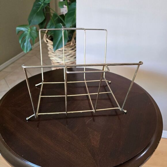 Vintage MID CENTURY MODERN BRASS Wire Megazine Rack - Picture 2 of 10